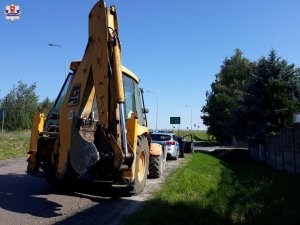 koparka która wjechała na drogę ekspresową