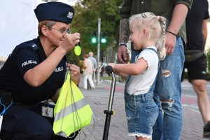 policjantka i dziecko