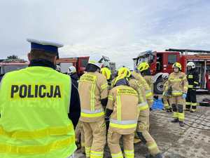 policjanci na ćwiczeniach