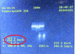 zrzut ekranu z zarejestrowaną prędkością 212 km/h