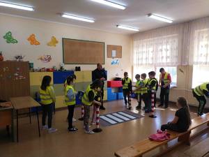 spotkanie uczniów z policjantami
