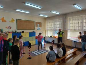 spotkanie uczniów z policjantami