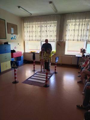 spotkanie uczniów z policjantami