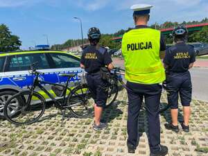 policjant ze strażą miejską